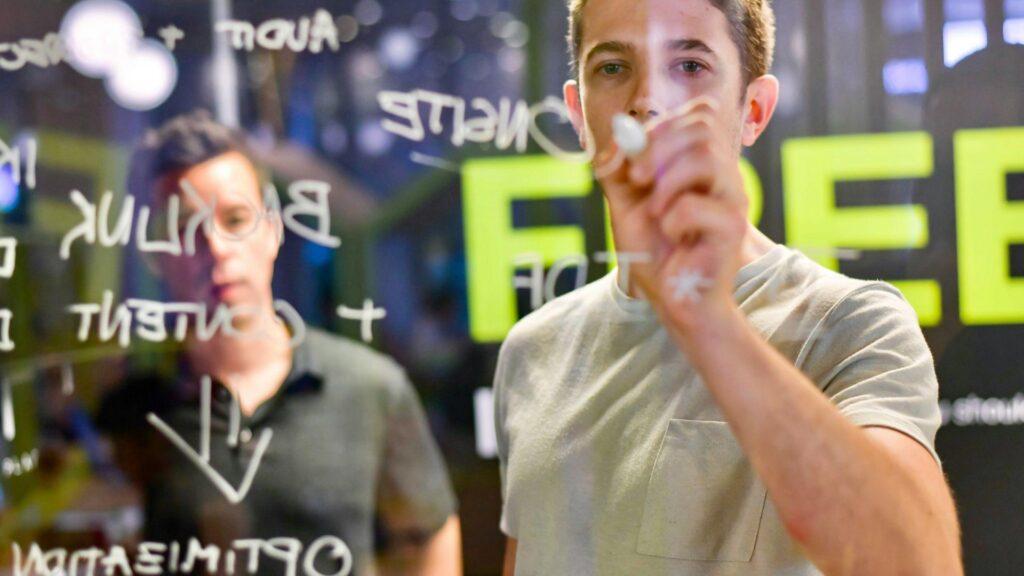 マーケティング支援は「正しい相手」と「正しい使い方」で成果が変わる